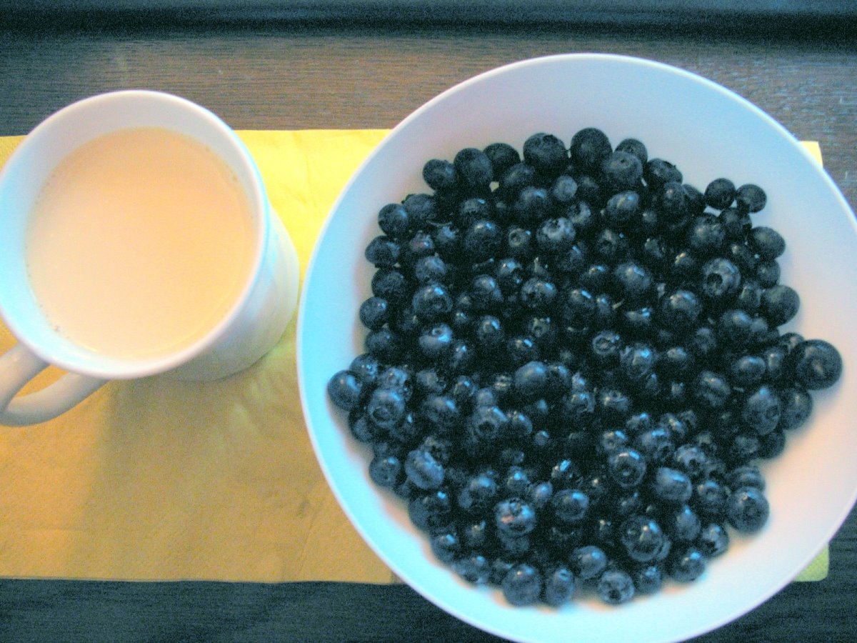 Healthy Snack Tip Frozen Blueberries with Honey & Almond Milk
